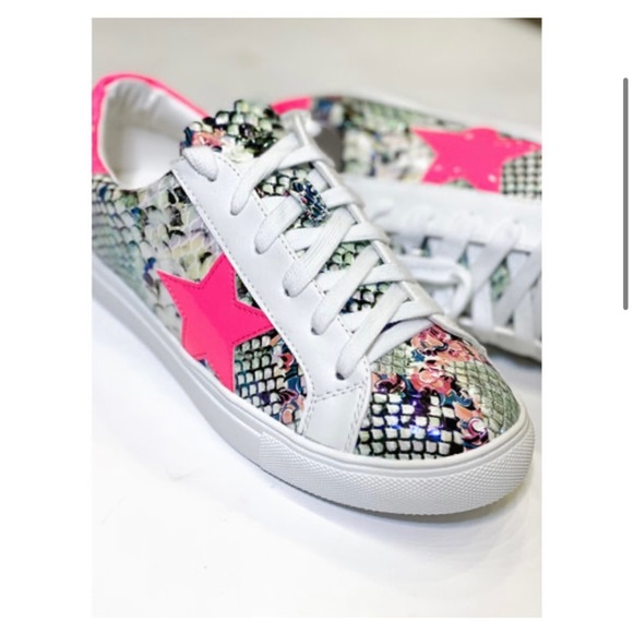 Nature Breeze Shoes - Vinyl Nature Breeze Neon Faux Snakesin Shoes/Sneakers Size 11